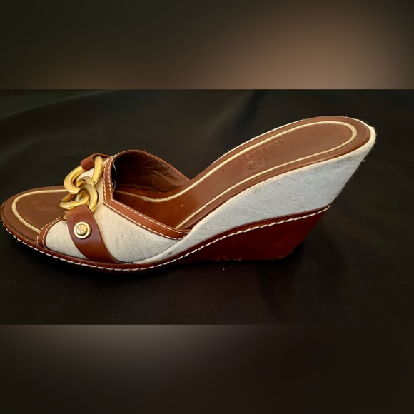 7.5 B COLE HAAN Kina Wedge Gold Chain Ivory Canvas Brown Leather Heel Sandals - Picture 4 of 6